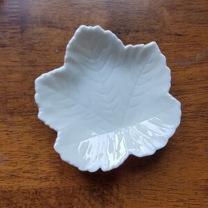 Vintage Belleek Ireland Sycamore Leaf Dish Luster Finish, 4.5"